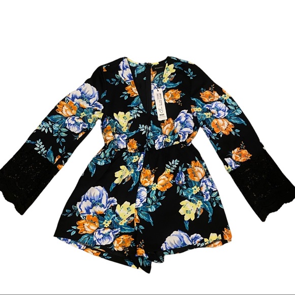 NWT ROMPER SIZE MED - Picture 2 of 4